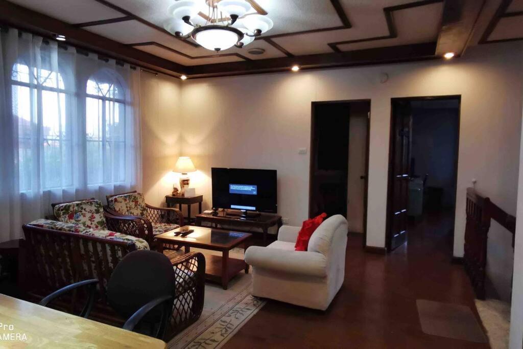Big House In Quezon City Manila Exterior foto