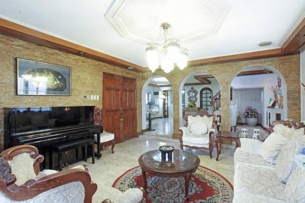 Big House In Quezon City Manila Exterior foto